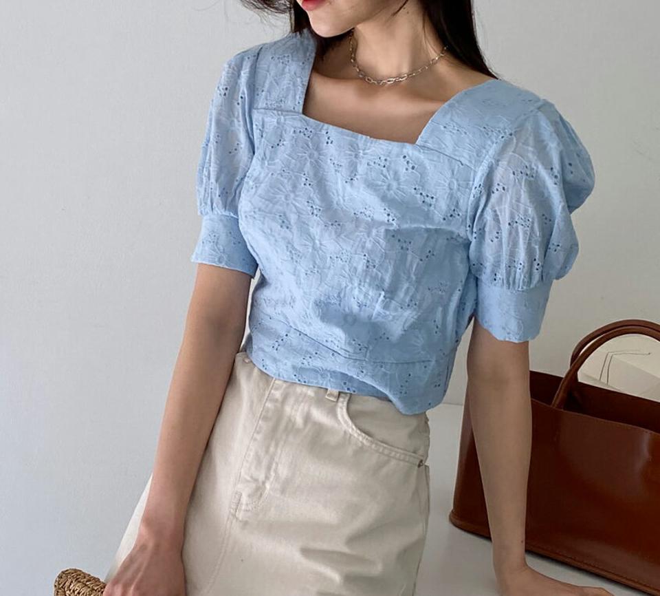 アイレットレーススクエアブラウス・全3色・t61837 レディース 【bl】【韓国 ファッション トップス ブラウス 半袖 アイレットレース スクエアネック レース クロップド丈 パフスリーブ ボリューム 体型カバー フェミニン カジュアル 夏 春】