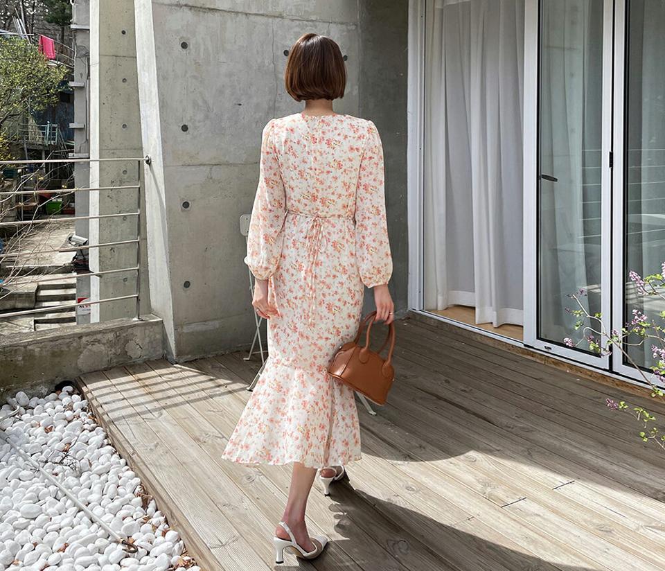 花柄ギャザーワンピース・全3色・t63276 レディース 【ops】 韓国 ファッション ワンピース ロング ロングワンピース 長袖 シフォン 花柄 フラワー パターン Vネック リボン フレア 体型カバー フェミニン カジュアル 夏 春