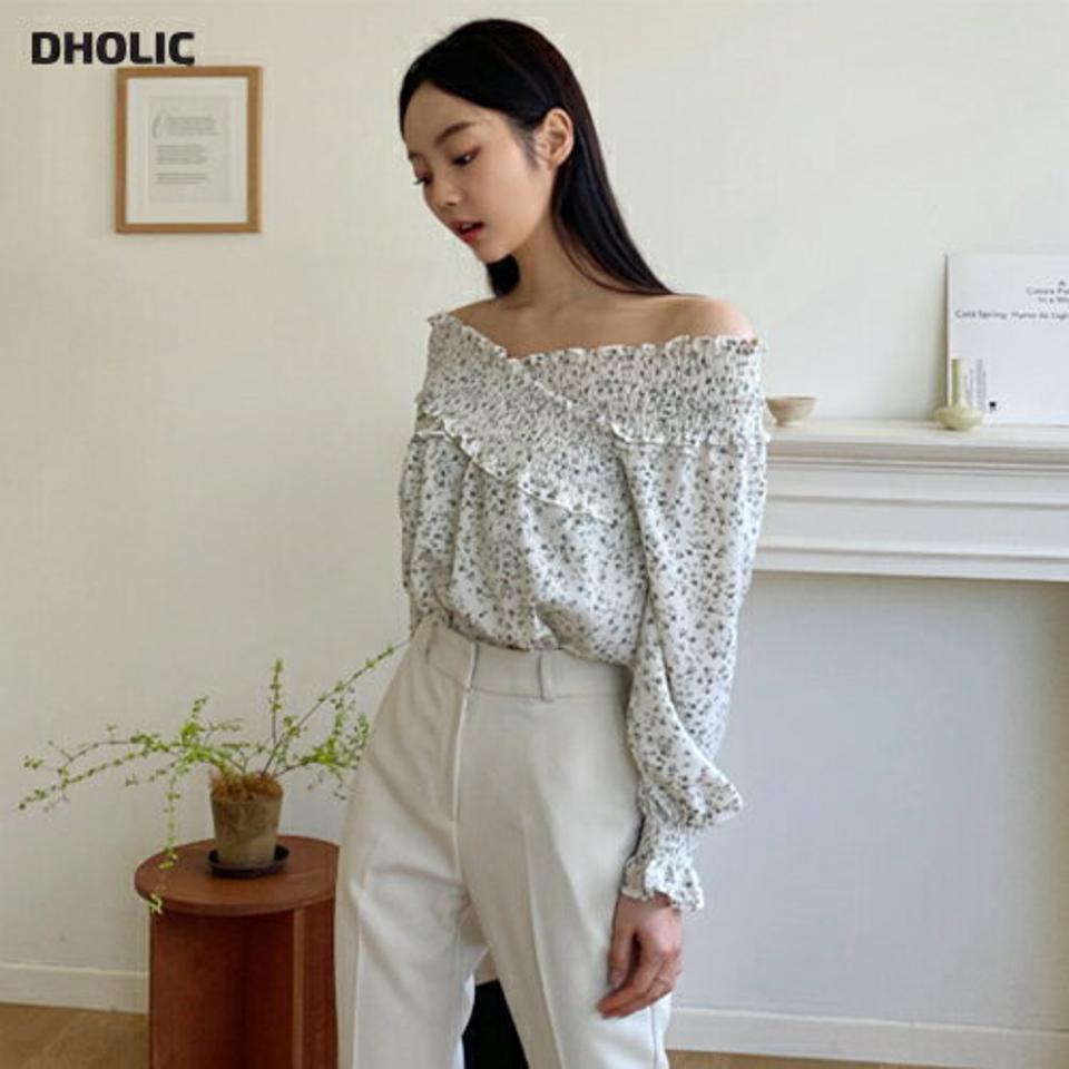 シャーリングフローラルブラウス・全2色・t65051 レディース 【bl】【韓国 ファッション トップス ブラウス 長袖 花柄 フラワー パターン オフショル セクシー フローラル シャーリング デコルテ フェミニン ガーリー 体型カバー 細身 夏 春】