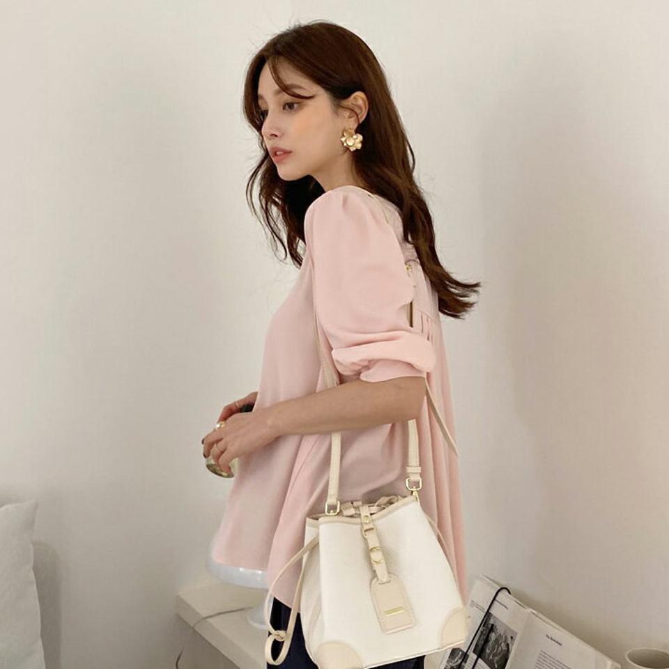 Vネックバックプリーツブラウス・全4色・b67787 レディース 【bl】【トップス ブラウス Vネック プリーツ バックシャン バックプリーツ フェミニン アンバランス 七分丈 七分袖 7分丈 7分袖 大人 きれいめ 春 秋 韓国 ファッション】【ハイホリHIHOLLI】