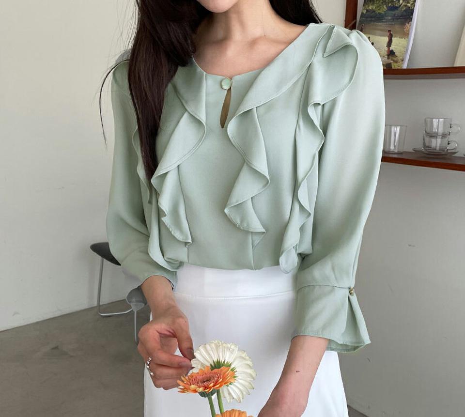 フリルボタンブラウス・全4色・t65041 レディース 【bl】 韓国 ファッション トップス ブラウス 長袖 フリル ラウンドネック スリット フレアスリーブ デコルテ フェミニン ガーリー 体型カバー 細身 夏 春