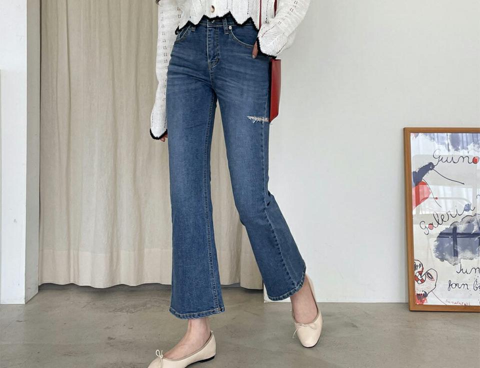 スリットフレアデニムパンツ・全1色・t63774 レディース 【pt】 韓国ファッション ボトムス パンツ ロング デニム ブーツカット デニムパンツ ユニーク スリム ストレート 美脚 10分丈 十分丈 カジュアル デイリー 春 夏 NIJU