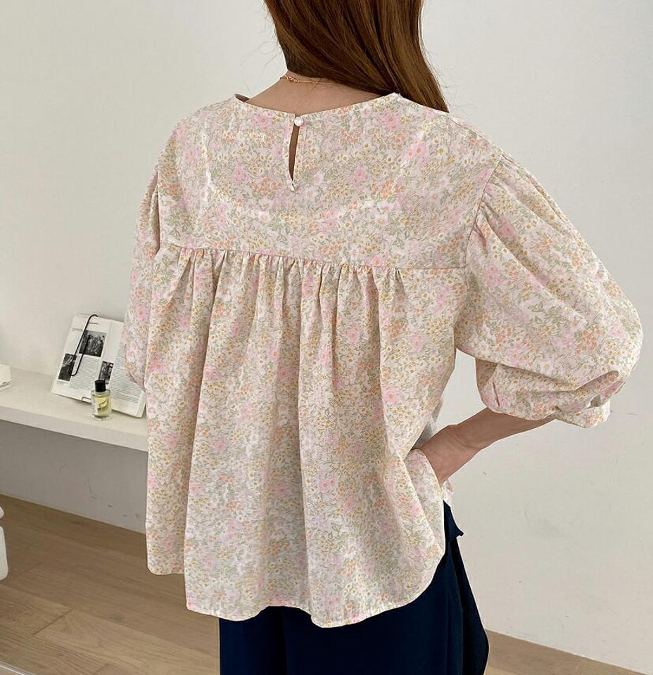 小花柄パフスリーブブラウス・全2色・t67790 レディース 【bl】 トップス ブラウス パフ袖 パフスリーブ 花柄 小花柄 ガーリー 可愛い かわいい 半袖 ハーフスリーブ 春 夏 韓国 ファッション ハイホリHIHOLLI