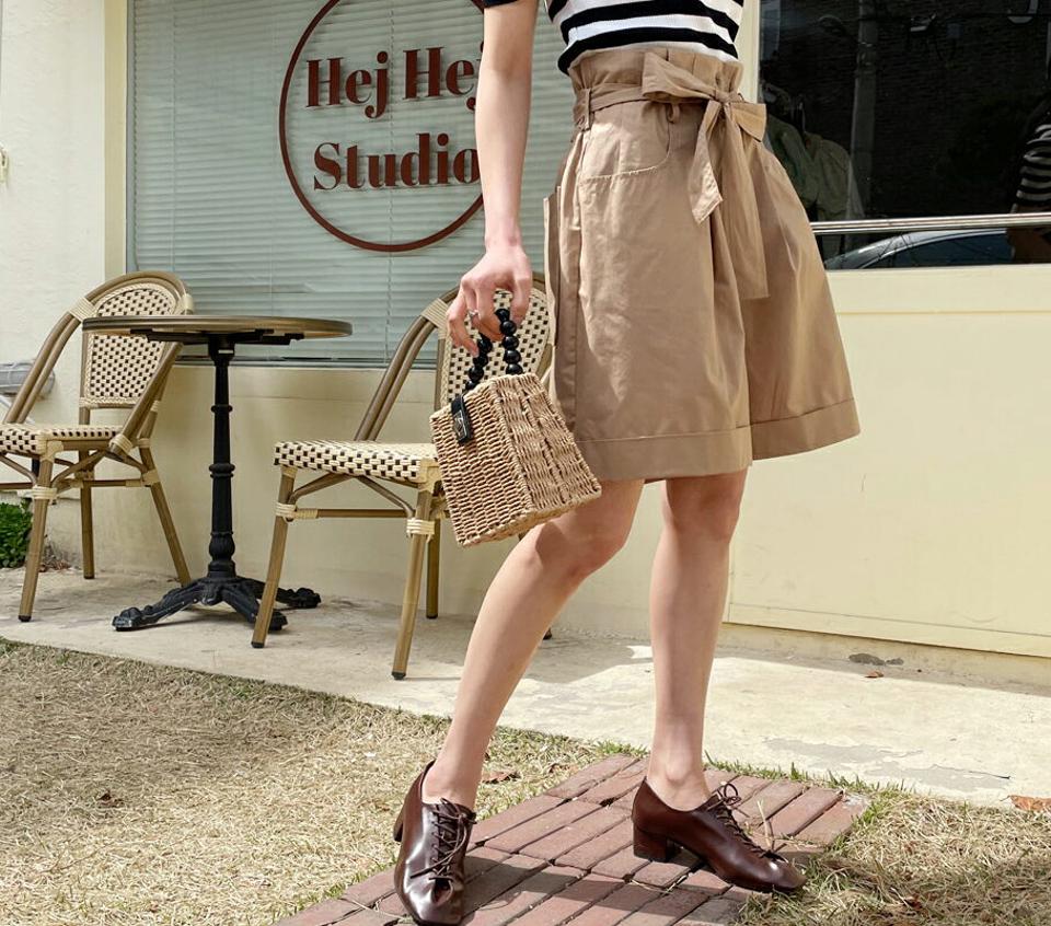 ストラップ付ロールアップハーフパンツ・全2色・t57191 レディース 【pt】【韓国 ファッション ボトムス ショート ショートパンツ ストラップセット ハーフパンツ ロールアップ カジュアル ルーズ ゆったり 体型カーバー 夏 春】