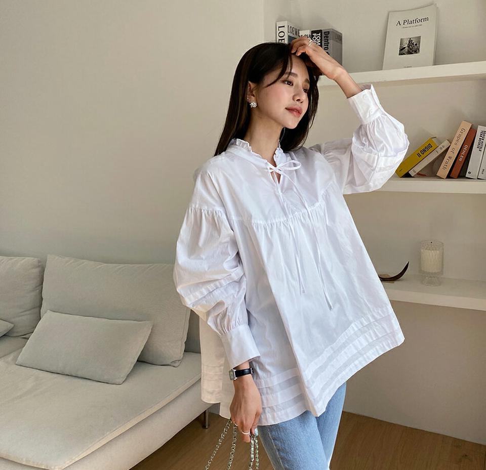 フリルリボンギャザーブラウス・全1色・b65187 レディース 【bl】【韓国 ファッション トップス ブラウス 長袖 フリル パフスリーブ ネックスリット リボン ギャザー フレア ルーズ 体型カバー 夏 春】