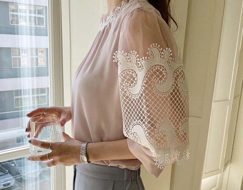 レースポイントパフブラウス・全3色・b67775 レディース 【tops】【トップス ブラウス パフ袖 パフスリーブ レース フェミニン ガーリー フリルネック 透け感 シアー 可愛い かわいい 春 秋 韓国 ファッション】【ハイホリHIHOLLI】