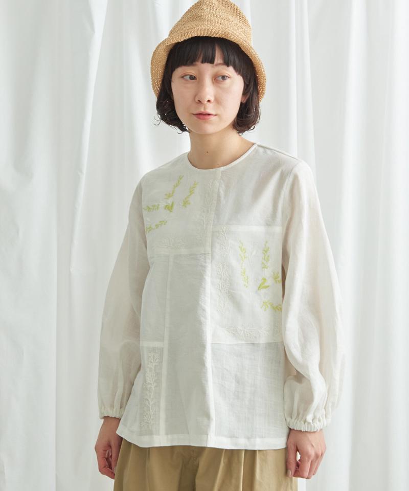 小さなチューリップ刺繍　パッチワークブラウス（Lene non finito）