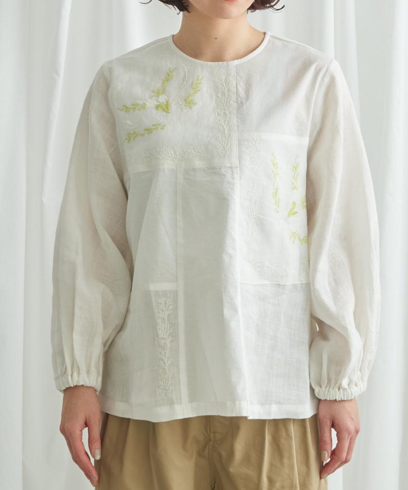 小さなチューリップ刺繍　パッチワークブラウス（Lene non finito）