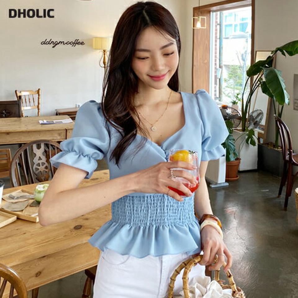 ギャザーシャーリングブラウス・全4色・t61879 レディース 【bl】 韓国 ファッション トップス ブラウス 半袖 シャーリング フレア ハートネック ギャザー ゴム デコルテ スリム フィット ガーリー 体型カバー 細身 夏 春