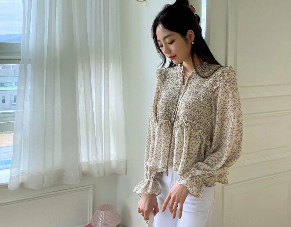 シャーリング小花柄ブラウス・全2色・e61878 レディース 【bl】【韓国 ファッション トップス ブラウス 長袖 シャーリング 花柄 フラワー パターン フリル リボン フレア フェミニン ガーリー 体型カバー 細身 夏 春】