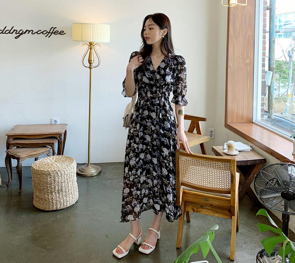 シャーリング花柄シフォンワンピース・全2色・e61885 レディース 【ops】【韓国 ファッション ワンピース ロング ロングワンピース 半袖 花柄 フラワー パターン シフォン シャーリング フリル Vネック スリム フェミニン 細身 体型カバー 夏 春】