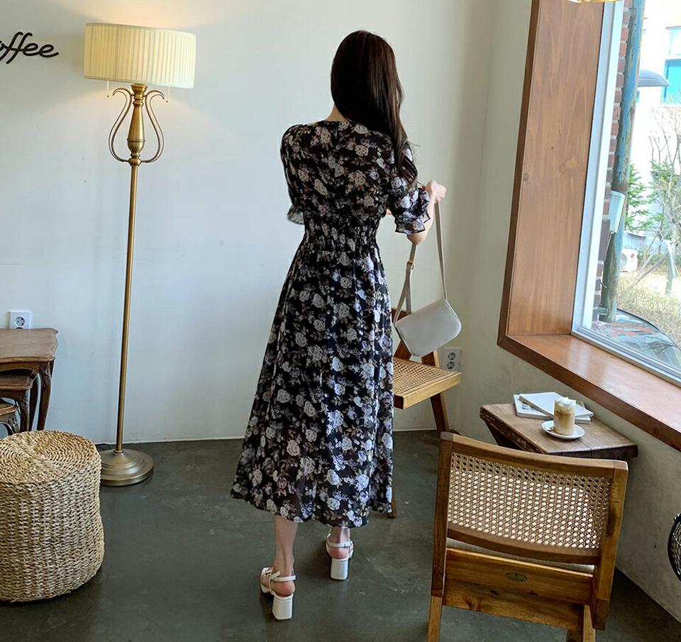 シャーリング花柄シフォンワンピース・全2色・e61885 レディース 【ops】【韓国 ファッション ワンピース ロング ロングワンピース 半袖 花柄 フラワー パターン シフォン シャーリング フリル Vネック スリム フェミニン 細身 体型カバー 夏 春】