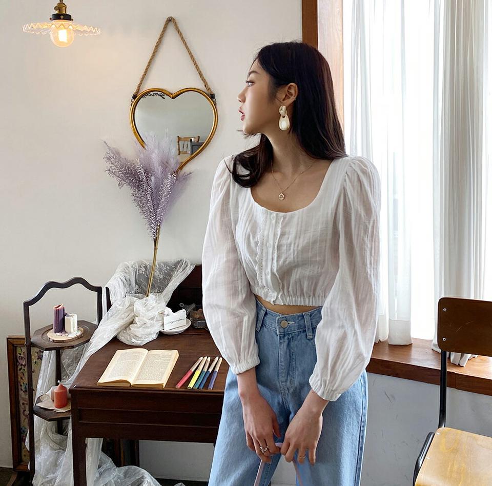 レーススクエアクロップドブラウス・全2色・t61877 レディース 【bl】【韓国 ファッション トップス ブラウス 長袖 スカラップレース フェミニン クロップド スクエアネック デコルテ ガーリー 体型カバー 細身 夏 春】