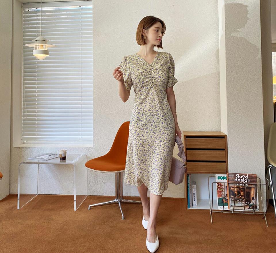 Vネックリボン花柄ワンピース・全4色・t63375 レディース 【ops】 韓国 ファッション ワンピース ロング ロングワンピース 半袖 Vネック 花柄 フラワー パターン フローラル ギャザー リボン 細身 体型カバー フェミニン 花見 夏 春