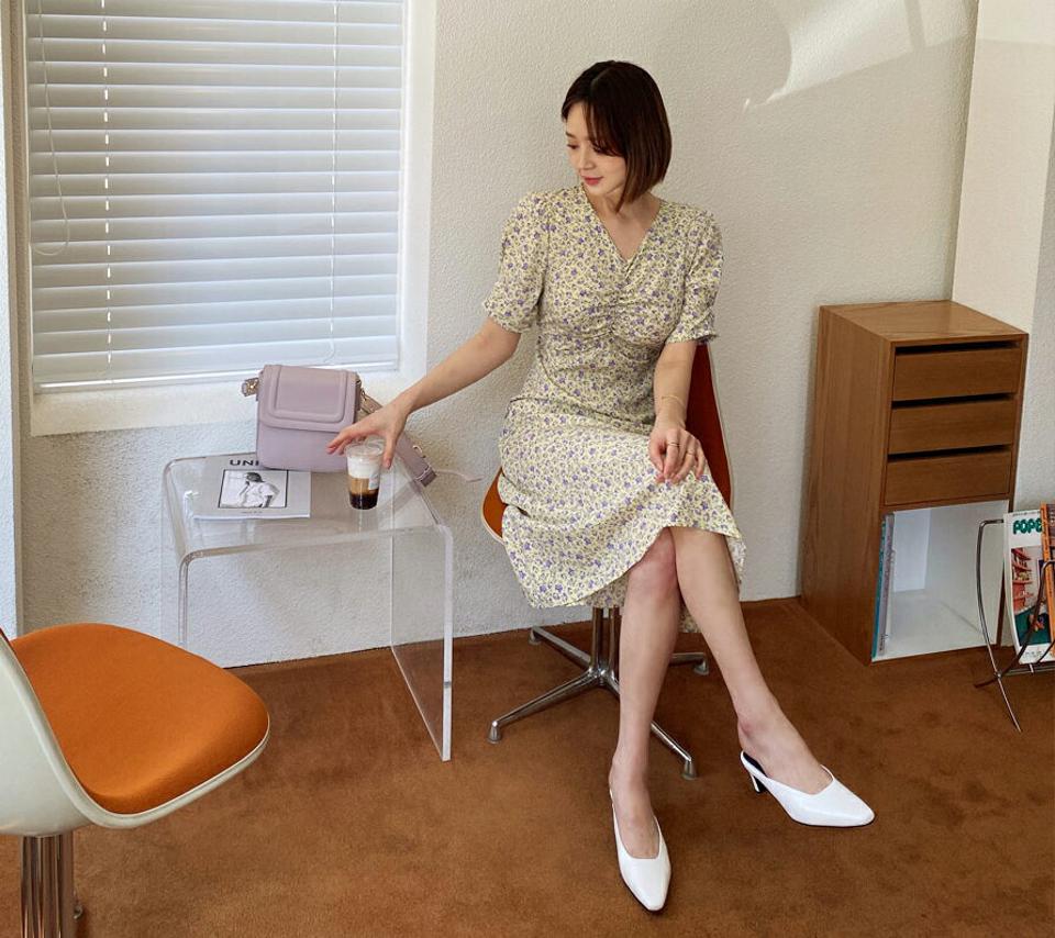 Vネックリボン花柄ワンピース・全4色・t63375 レディース 【ops】 韓国 ファッション ワンピース ロング ロングワンピース 半袖 Vネック 花柄 フラワー パターン フローラル ギャザー リボン 細身 体型カバー フェミニン 花見 夏 春