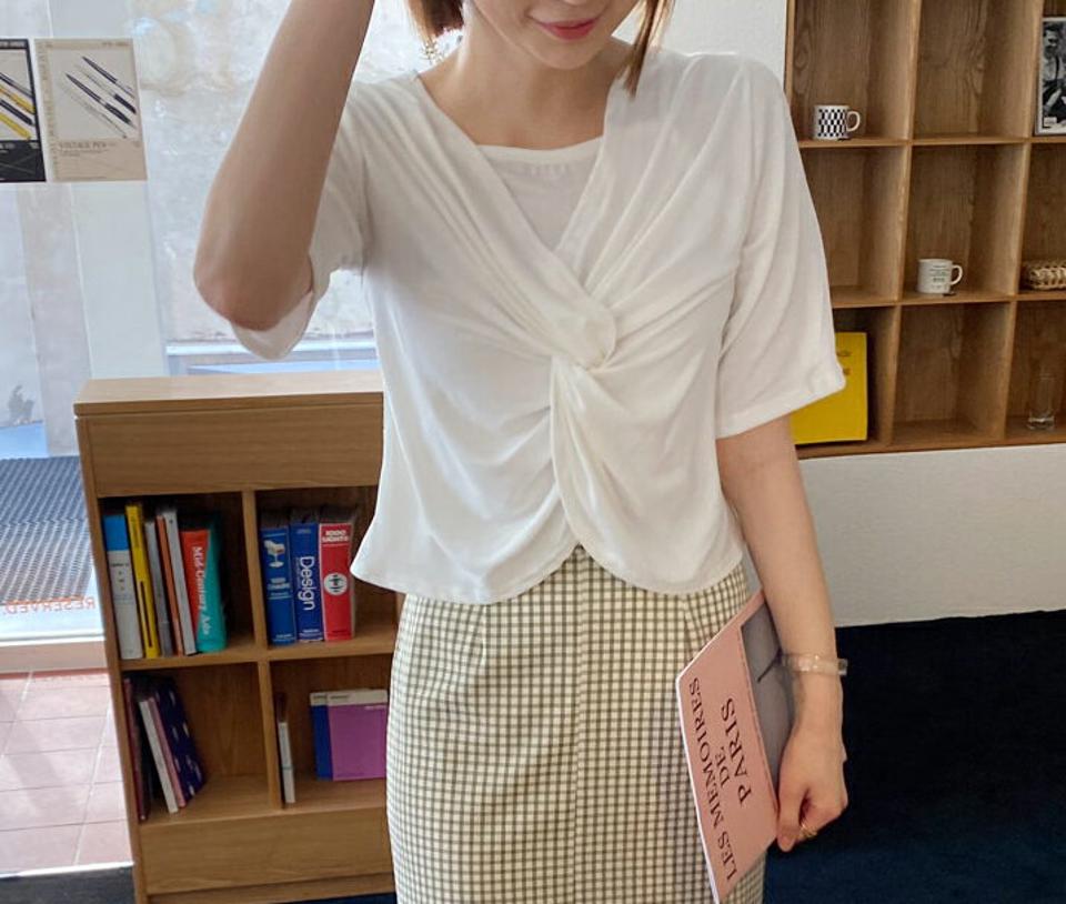 キャミ&ツイストTシャツSET・全4色・t63354 レディース 【tops】【韓国 ファッション トップス Tシャツ 半袖 セット キャミ スクエアネック スリム ツイスト ハーフスリーブ 細身 カジュアル 体型カーバー デイリー 夏 春】