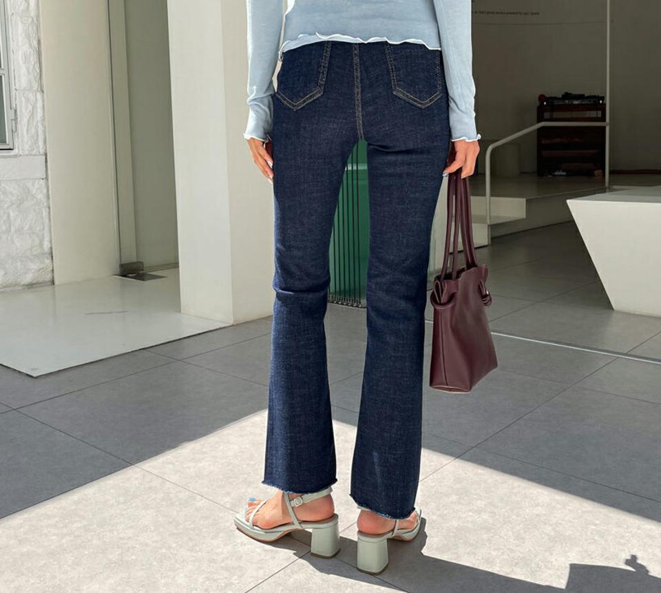 【只今10%OFF】シークレットゴムフレアデニムパンツ・全1色・t57237 レディース 【pt】【韓国 ファッション ボトムス ロング ロングパンツ ロングデニム デニム ブーツカット フィット 美脚 スリム 体型カーバー 10分丈 十分丈 夏 春】