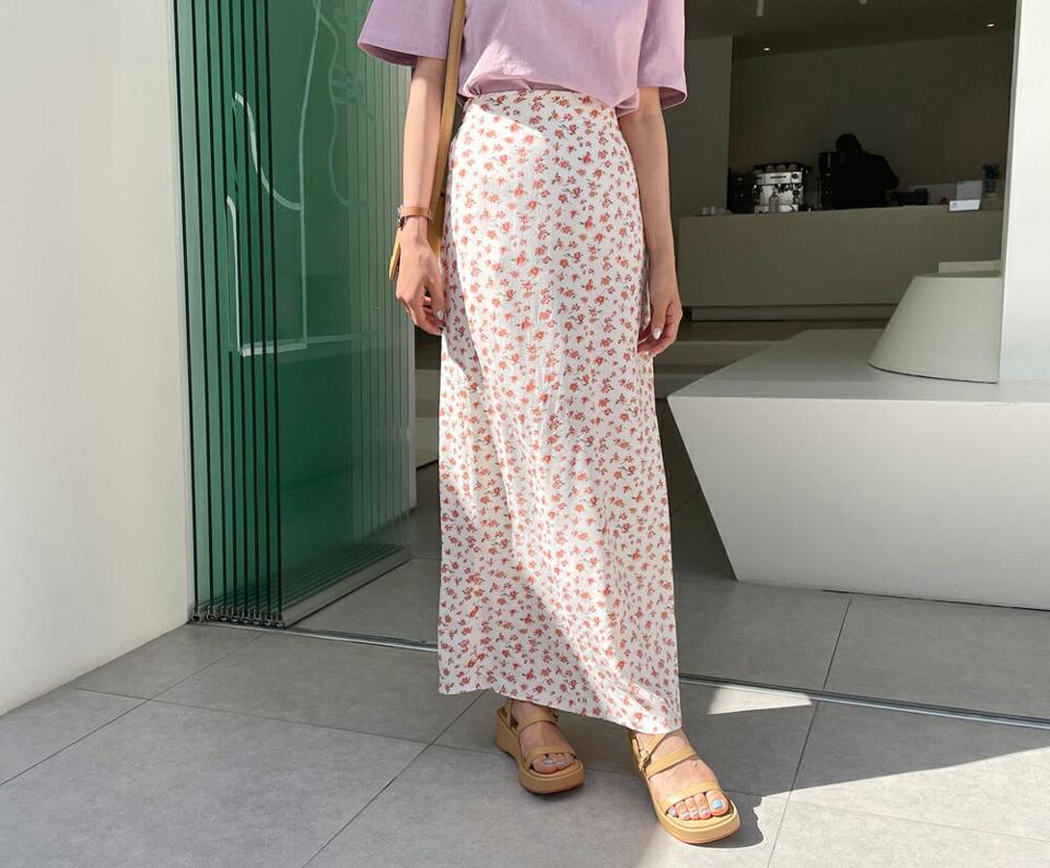 フローラルロングスカート・全2色・t57230 レディース 【sk】【韓国 ファッション ボトムス スカート ロング ロングスカート 花柄 フラワー フローラル パターン 上品 体型カバー 細身 カジュアル ベーシック フェミニン 夏 春】