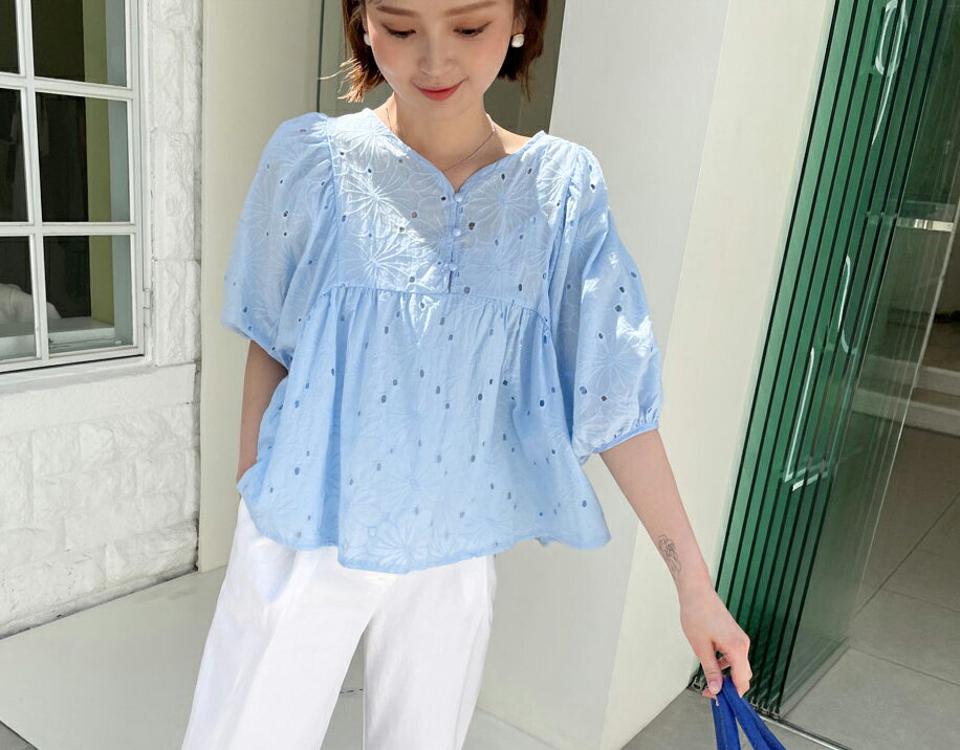 フラワー刺繍パンチングブラウス・全3色・b57214 レディース 【bl】【韓国 ファッション トップス ブラウス 半袖 Vネック 花柄 フラワー パターン 刺繍 パンチング フレア パフスリーブ ガーリー 体型カバー 細身 フェミニン 上品 夏 春】