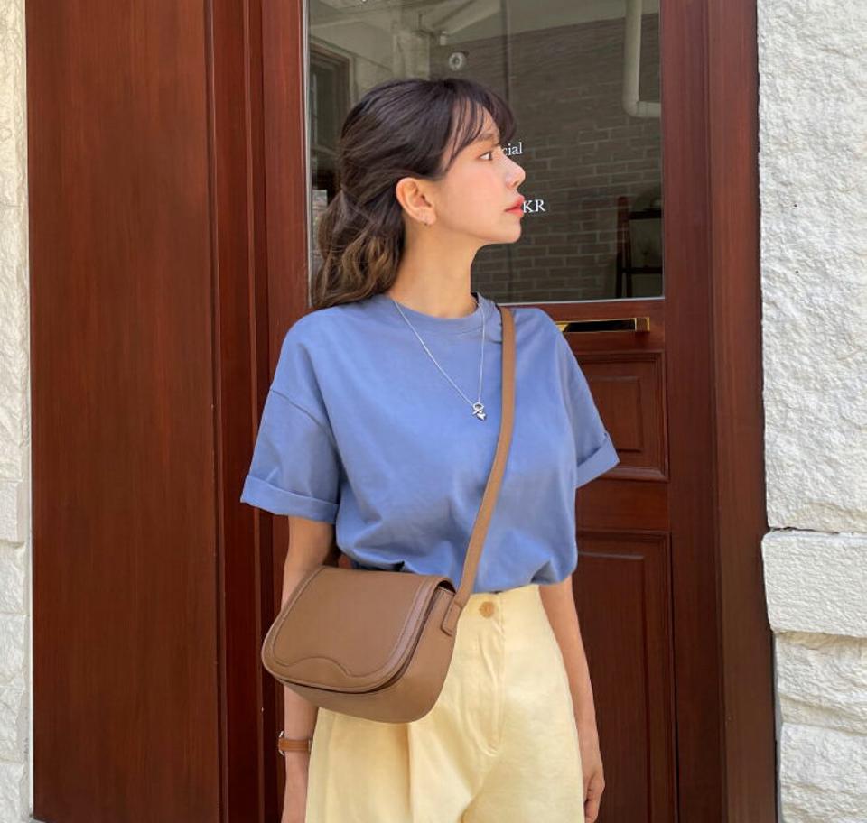 サイドスリットベーシックTシャツ・全8色・t57211 レディース 【tops】 韓国 ファッション トップス Tシャツ 半袖 スリット ラウンドネック 無地 ロールアップ ベーシック ルーズ ゆったり カジュアル 体型カーバー デイリー 夏 春