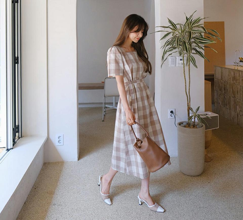 ストラップ付チェックワンピース・全3色・t65214 レディース 【ops】 韓国 ファッション ワンピース ロング ロングワンピース 半袖 スクエアネック チェック柄 ガーリー Aライン 細身 体型カバー フェミニン 夏 春