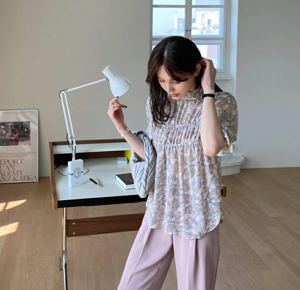 フローラルシフォンブラウス・全3色・t67947 レディース 【bl】【トップス ブラウス 半袖 ハーフスリーブ シフォン 花柄 フラワー フェミニン 大人 ガーリー 可愛い かわいい 春 夏 韓国 ファッション】【ハイホリHIHOLLI】