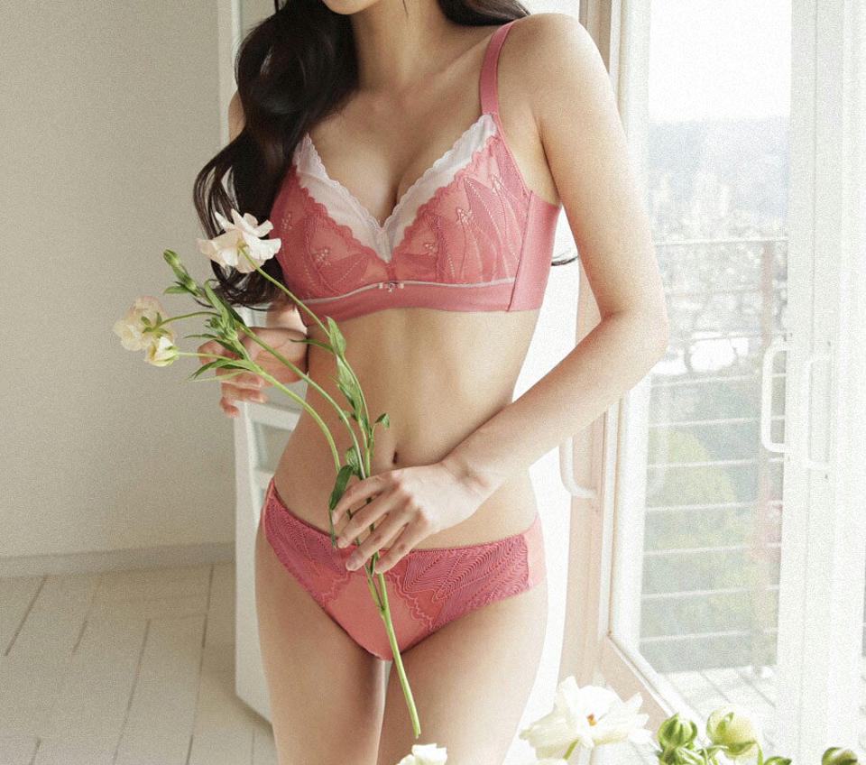 ミニリボンキュービックブラ&ショーツSET・全3色・e44575 レディース 【uw】【韓国 ファッション アンダーウェア ランジェリー 下着 セット ブラジャー ブラ ショーツ パンツ パターン リボン キュービック 大人 上品 セクシー ソフトワイヤー 夏 春】