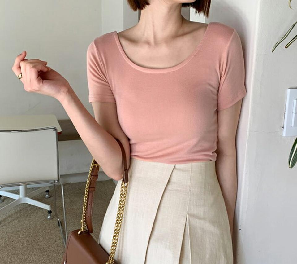 Uネック半袖Tシャツ・全4色・t65196 レディース 【tops】【韓国 ファッション トップス Tシャツ 半袖 ラウンドネック Uネック デコルテ フィット スリム カジュアル 体型カーバー デイリー ベーシック 無地 夏 春】