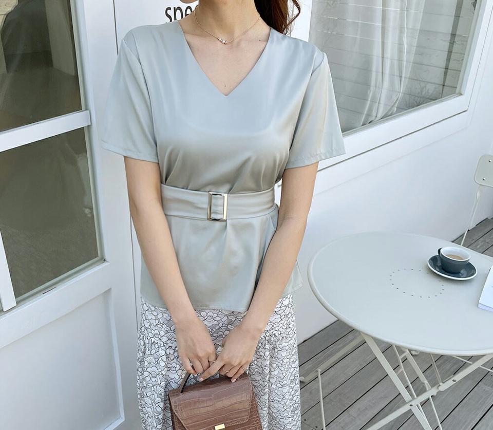 ベルト付サテンブラウス・全3色・b67911 レディース 【bl】【トップス ブラウス 半袖 サテン 単色 シンプル 大人 ベルト きれいめ 上品 Vネック 春 夏 韓国 ファッション】【ハイホリHIHOLLI】