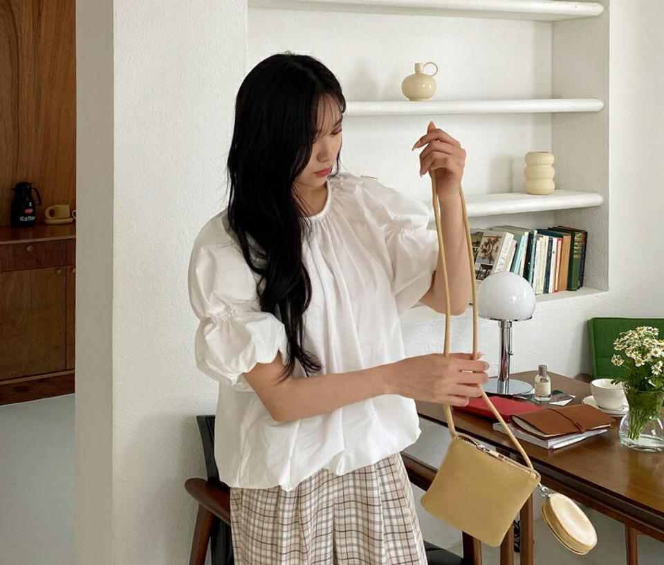 【全品10%OFF】ラグランバルーンブラウス・全3色・t63839 レディース 【bl】【韓国 ファッション トップス ブラウス 半袖 ラグランスリーブ ショルダー ラウンドネック ギャザー ボリューム ルーズ ゆったり ガーリー 体型カバー 細身 春 夏】【NIJU】