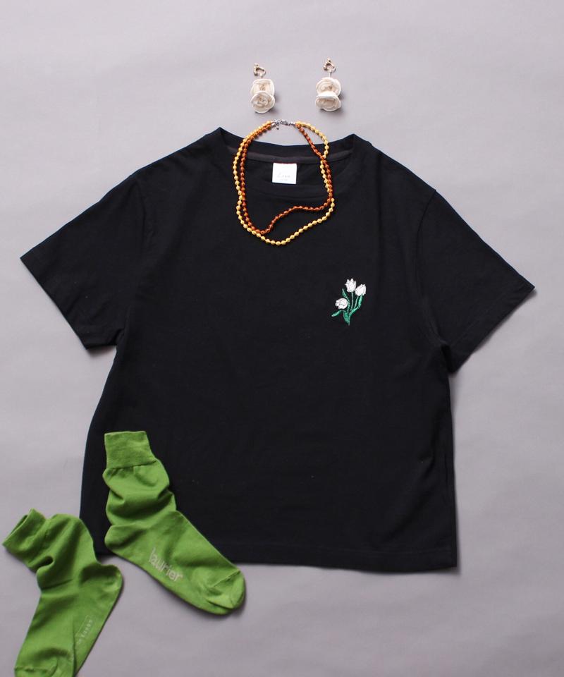 ○チューリップ刺繍　Tシャツ（Lene non finito）