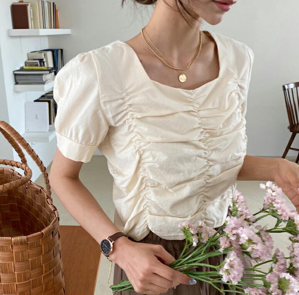 ギャザースクエアブラウス・全4色・t61912 レディース 【bl】 韓国 ファッション トップス ブラウス 半袖 ギャザー スクエアネック ショートスリーブ かわいい ガーリー フェミニン 体型カバー スリム 夏 春