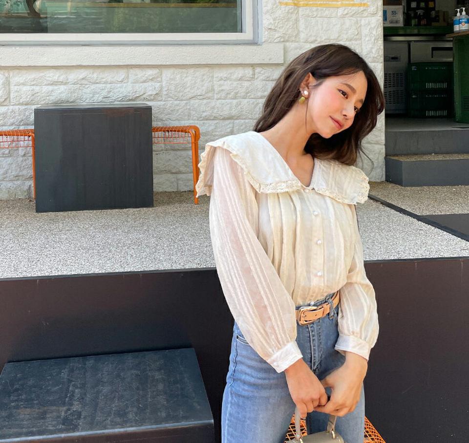 レースフリルカラーブラウス・全2色・b61915 レディース 【bl】【韓国 ファッション トップス ブラウス 長袖 フリル レース 大きい襟 ビックカラー 襟 レースカラー ガーリー フェミニン 上品 体型カバー 小顔 夏 春】