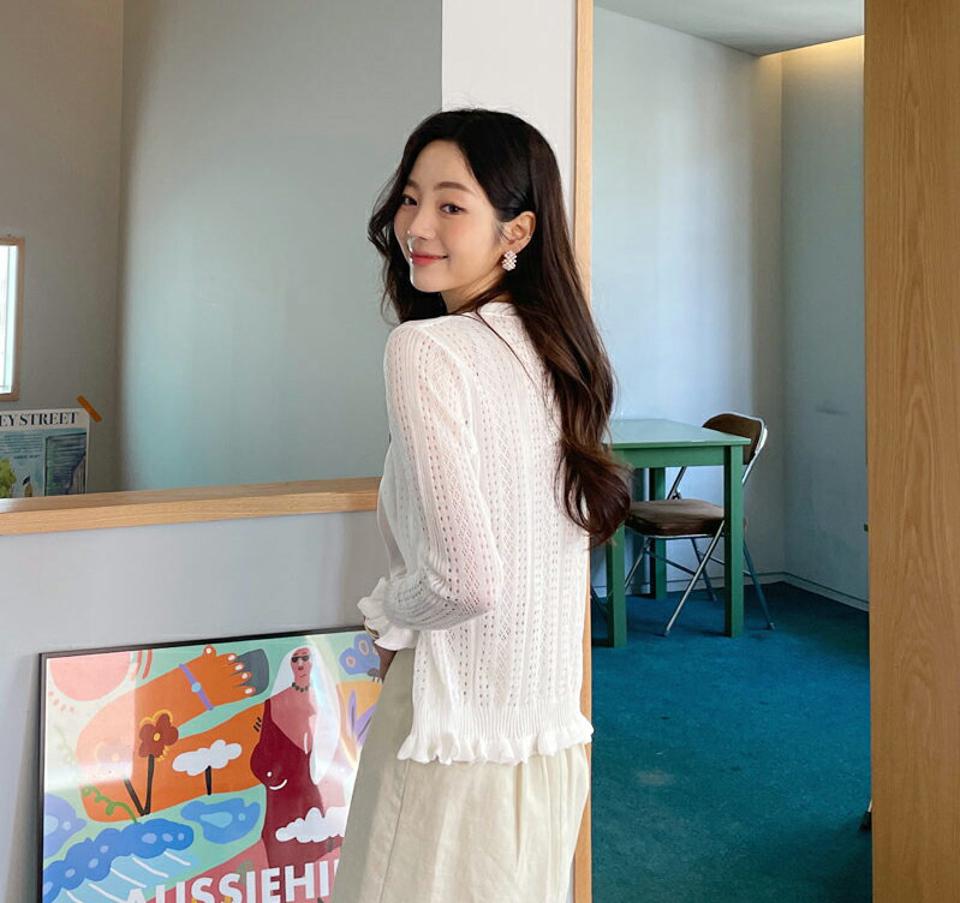 パンチングフリルカーディガン・全2色・e61923 レディース 【cd】【韓国 ファッション カーディガン カーデ 長袖 パンチング フリル Vネック ビーチ 上品 大人 スリム フィット 細身 体型カバー 夏 春】