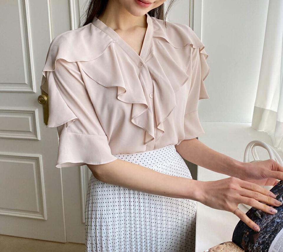 フリルネックボタンブラウス・全3色・b61916 レディース 【bl】【韓国 ファッション トップス ブラウス 半袖 フリル ボリューム Vネック デコルテ フレアスリーブ シフォン 体型カバー スリム ベーシック 無地 ガーリー 夏 春】