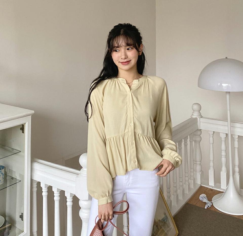 バンドカラーフレアブラウス・全4色・t63867 レディース 【bl】【韓国 ファッション トップス ブラウス 長袖 レーヨン バンドカラー ギャザー ボリューム ルーズ ゆったり ガーリー 体型カバー 細身 春 夏】【NIJU】