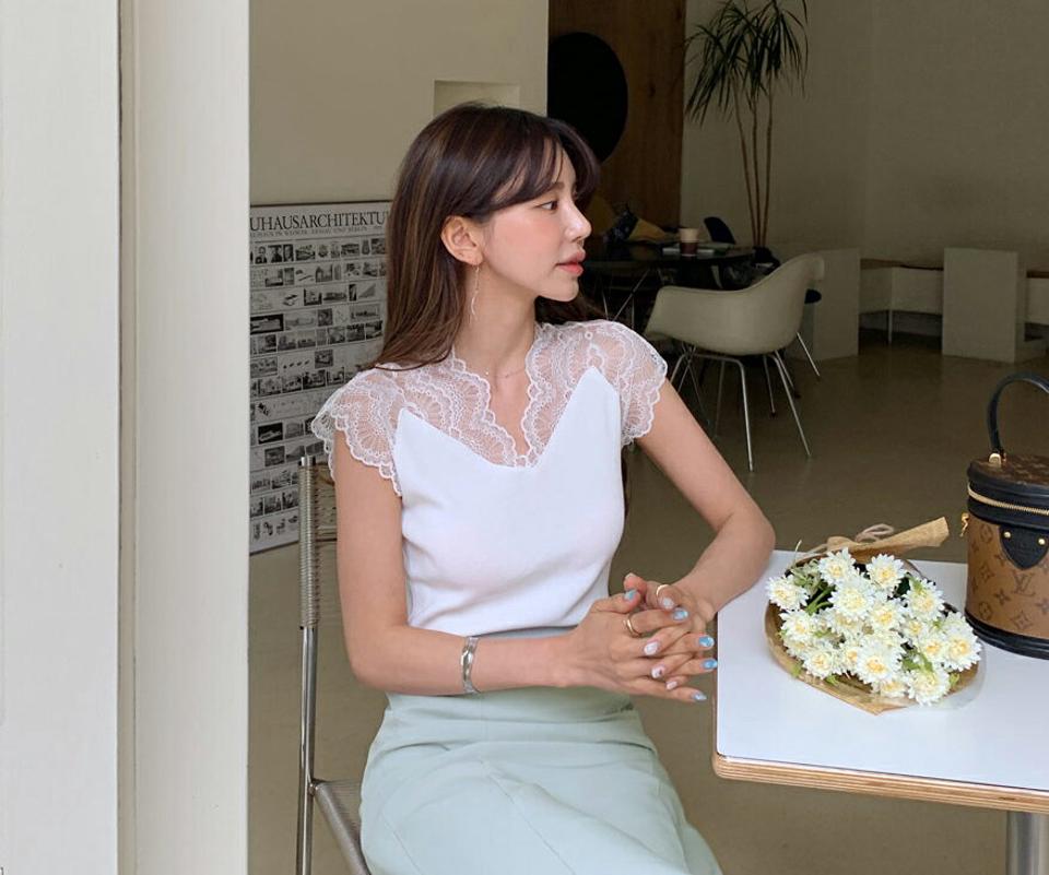 ショルダーレーススリーブレス・全6色・b63431 レディース 【tops】 韓国 ファッション トップス スリーブレス ノースリーブ レース 上品 Vネック カジュアル スリム 細身 体型カバー フェミニン 夏 春