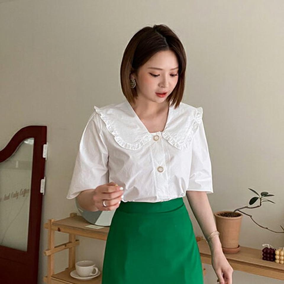 フリルカラーパール調ボタンブラウス・全3色・t63438 レディース 【bl】【韓国 ファッション トップス ブラウス 半袖 襟 ガーリー フリル ビックカラー フリルカラー ハーフスリーブ 体型カバー スリム ベーシック 小顔 夏 春】