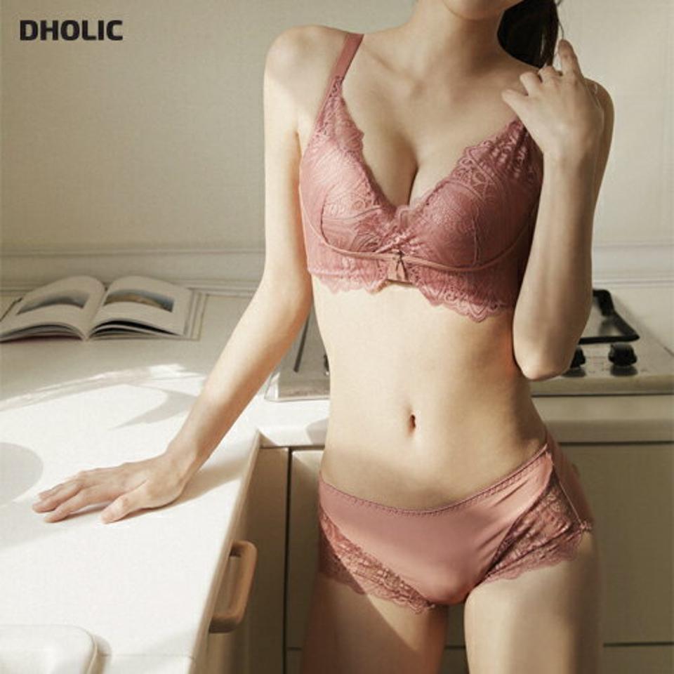 ペンダントレースブラ&ショーツSET・全3色・e44546 レディース 【uw】【韓国 ファッション アンダーウェア ランジェリー 下着 セット ブラジャー ブラ ショーツ パンツ ボリューム パッド一 フローラ レース 大人 上品 セクシー 花柄 フラワー 夏 春】