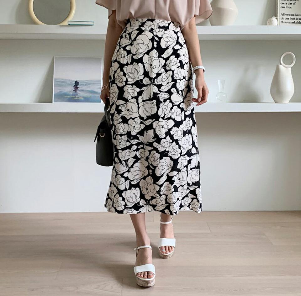 フローラルフレアスカート・全2色・b68126 レディース 【sk】【スカート ロング ロングスカート フレア 花柄 フラワー モダン シック 大人 きれいめ 春 夏 秋 韓国 ファッション】【ハイホリHIHOLLI】