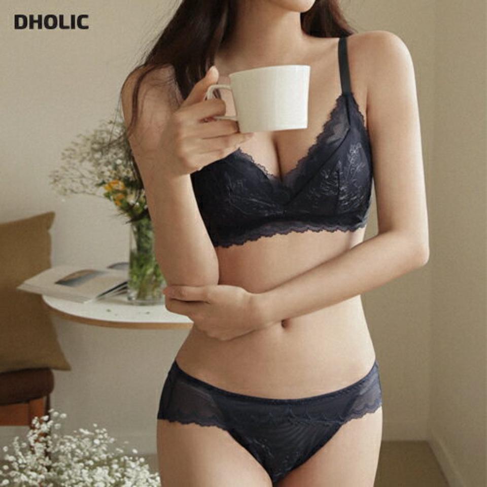 グロッシー花柄刺繍ブラ&ショーツSET・全3色・e44584 レディース 【uw】【韓国 ファッション アンダーウェア ランジェリー 下着 セット ブラジャー ブラ ショーツ パンツ ボリューム グロッシー レース 大人 上品 セクシー 花柄 フラワー ノンワイヤー 夏 春】