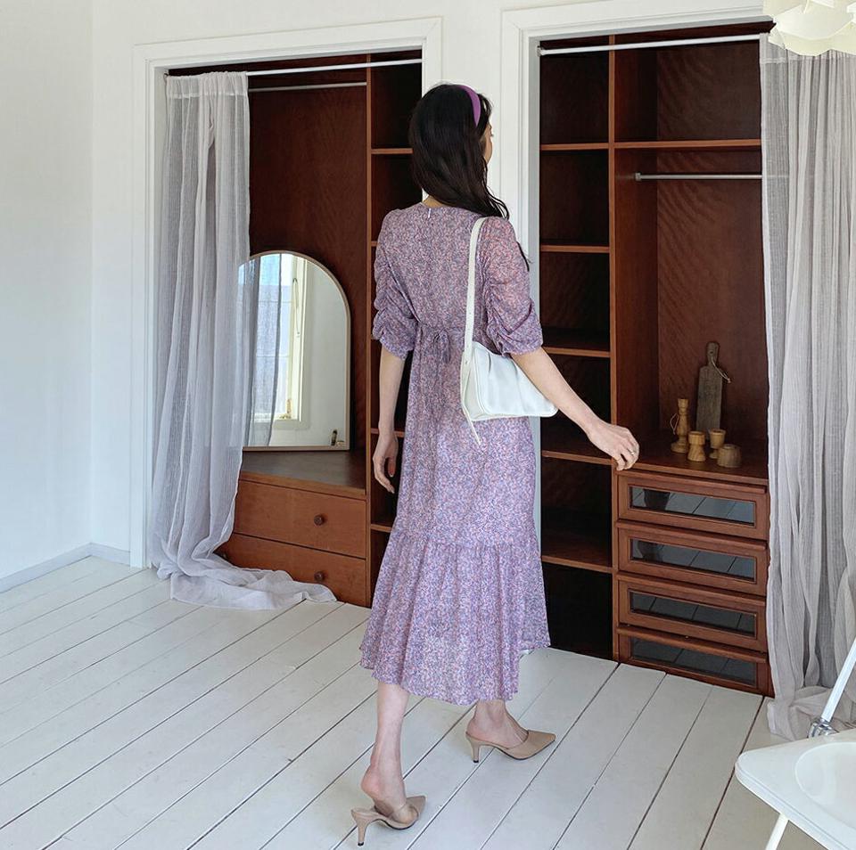 ギャザー小花柄ワンピース・全3色・t63962 レディース 【ops】 韓国 ファッション ワンピース ロング ロングワンピース 半袖 Vネック シフォン 小花柄 フレア 7分丈袖 ギャザー リボン 花柄 フラワー 体型カバー 細身 ベーシック 夏 春