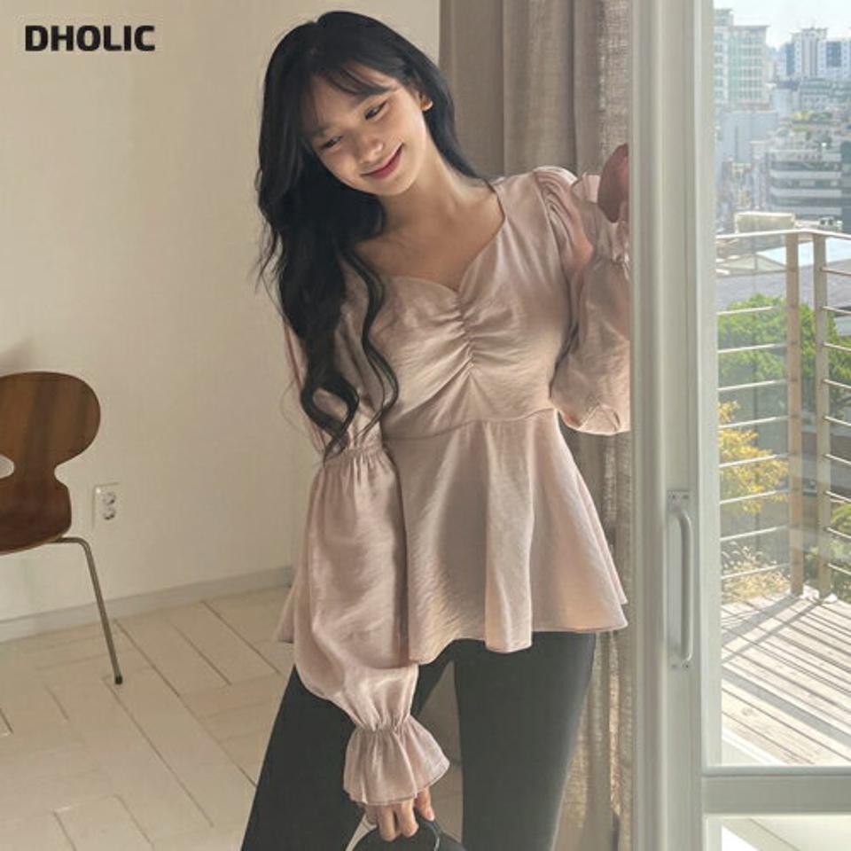 サテンフレアブラウス・全3色・b63970 レディース 【bl】【韓国 ファッション トップス ブラウス 長袖 ギャザー サテンブラウス スクエアネック ボリューム リボン フリル ルーズ ゆったり ガーリー 体型カバー 細身 春 夏】【NIJU】