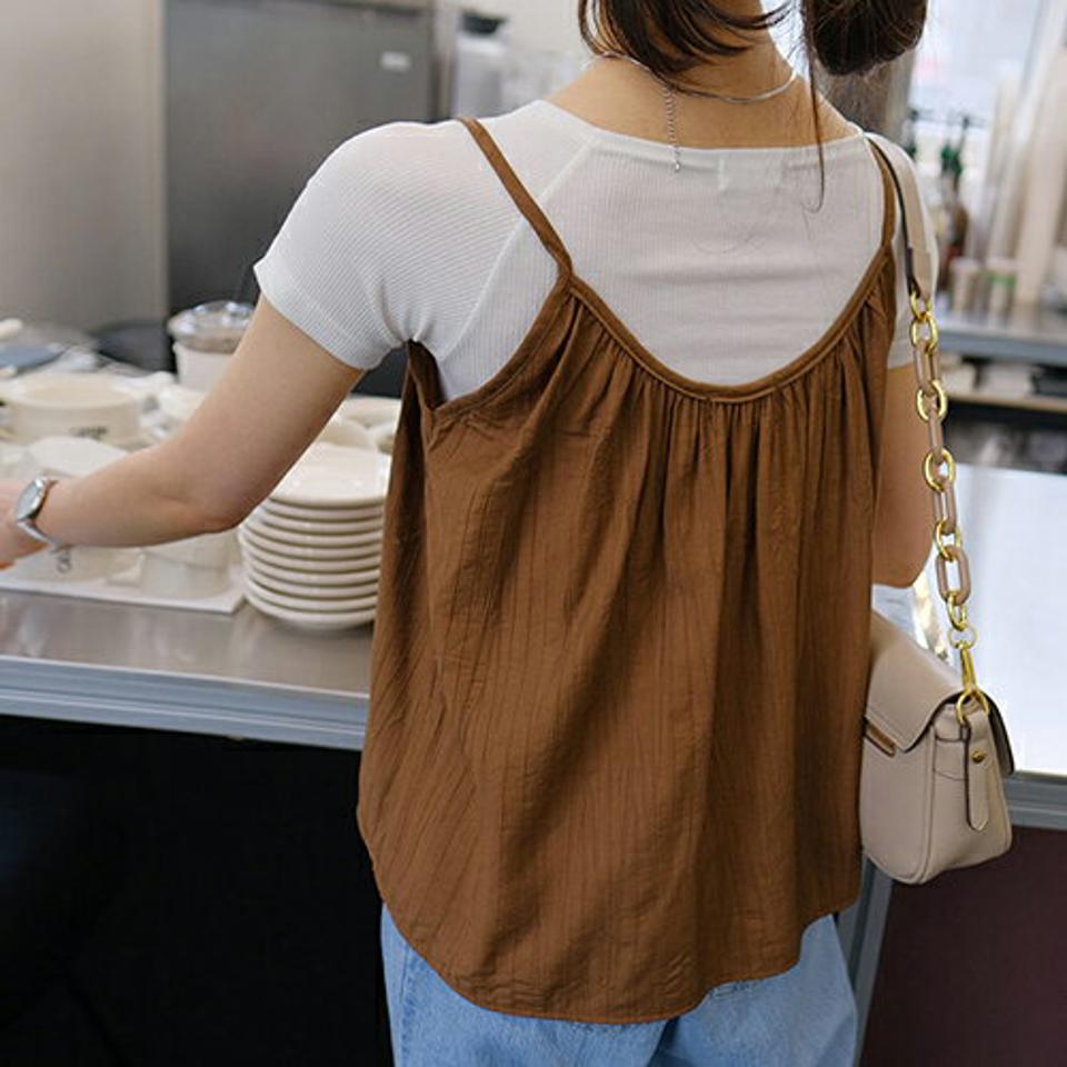 ギャザースリーブレス・全3色・t61943 レディース 【tops】 韓国 ファッション トップス スリーブレス ノースリーブ ギャザー ボリューム スクエアネック フィット スリム 細身 体型カバー フェミニン 夏 春