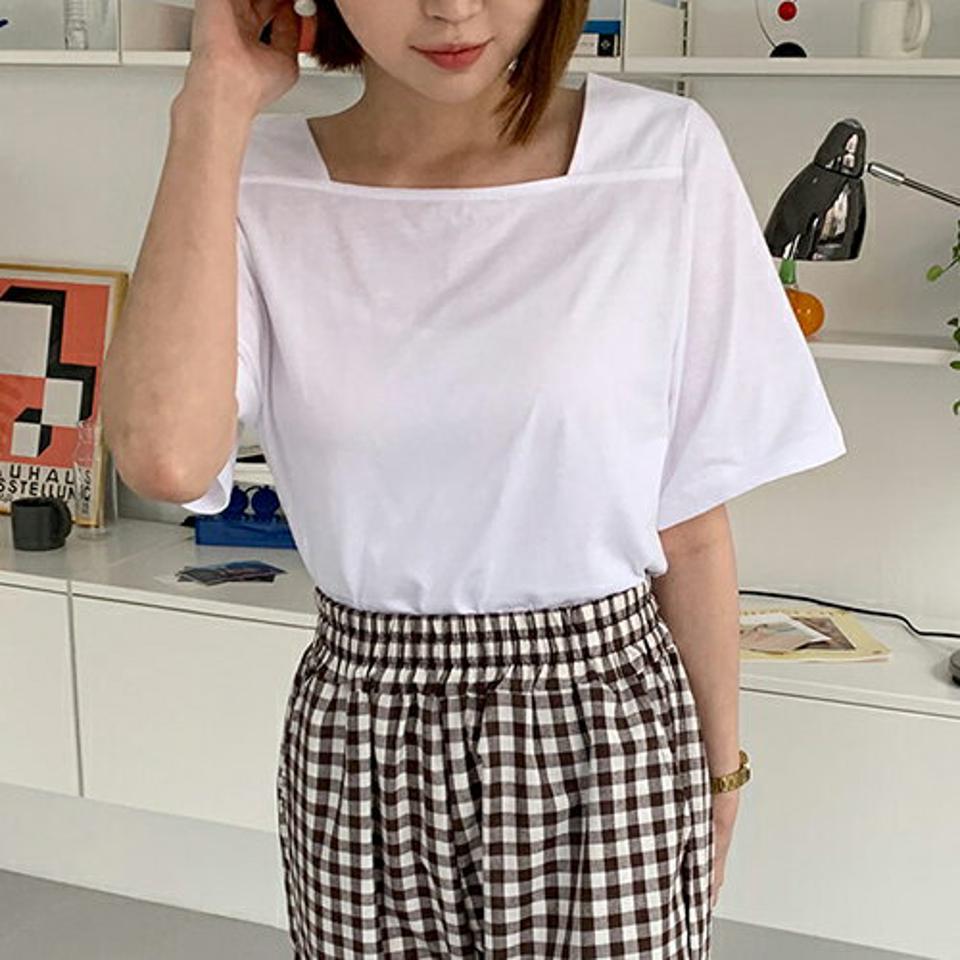 スクエアネックTシャツ・全4色・t61946 レディース 【tops】【韓国 ファッション トップス Tシャツ 半袖 デコルテ コットン スクエアネック ハーフスリーブ ルーズ ゆったり カジュアル 体型カーバー ベーシック 夏 春】
