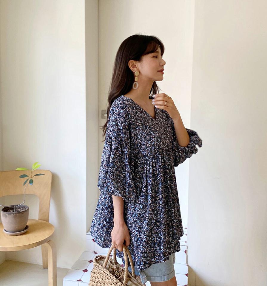 ペイズリーバルーンブラウス・全3色・b63509 レディース 【bl】【韓国 ファッション トップス ブラウス 長袖 ペイズリー パターン 7分丈 バルーンスリーブ Vネック ギャザー ボリューム フレアブラウス 体型カバー スリム ゆったり 夏 春】