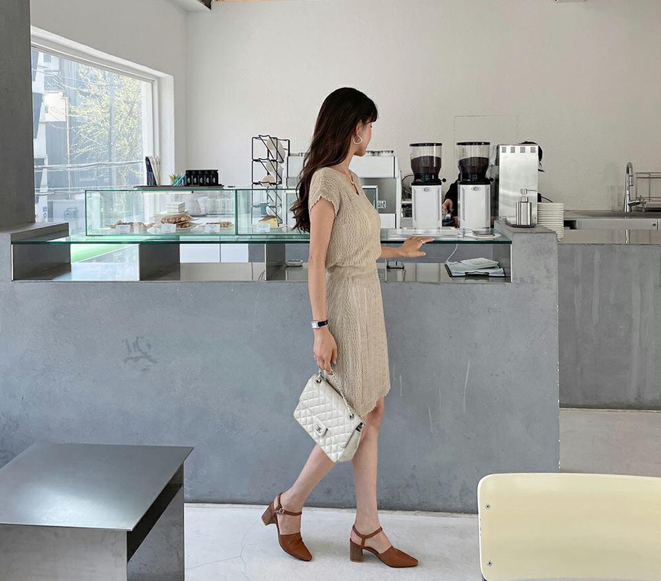 シアーニット&スカートSET・全2色・e65264 レディース 【ops】【韓国 ファッション ワンピース ミディ ミディワンピース 半袖 シアー ニット セットアップ Vネック フレンチスリーブ スカート Hライン 体型カバー 細身 フェミニン 夏 春】