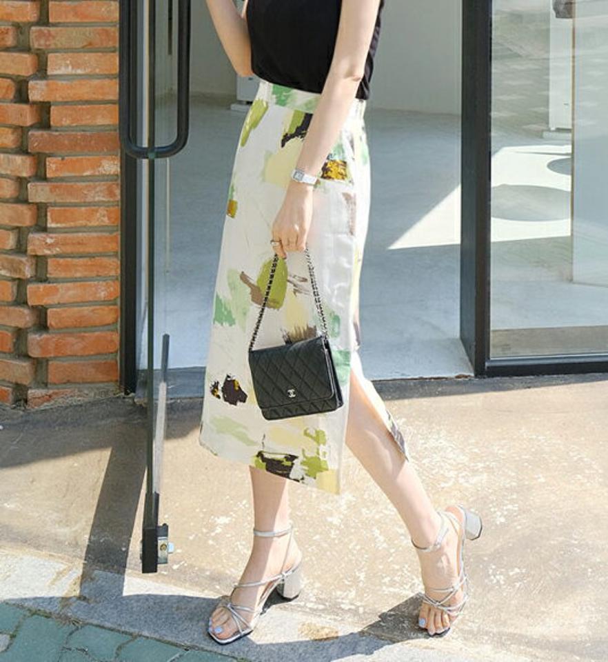 【只今10%OFF】パターンスリットペンシルスカート・全2色・b68192 レディース 【sk】 スカート ミディ丈 ミディスカート モダン 総柄 スリット ペンシルスカート タイト スリム 大人 春 秋 韓国 ファッション ハイホリHIHOLLI