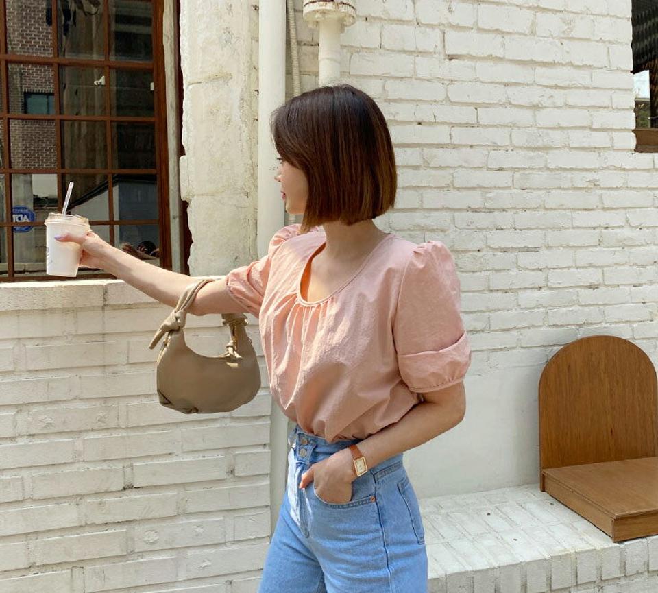 Uネックパフブラウス・全5色・t65268 レディース 【bl】【韓国 ファッション トップス ブラウス 半袖 デコルテ ドライ ナイロン パフスリーブ Uネック ラウンドネック ショートスリーブ 体型カバー スリム 夏 春】