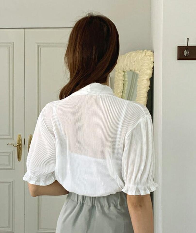 ボタンVネックプリーツブラウス・全3色・b68150 レディース 【bl】【トップス ブラウス 半袖 ハーフスリーブ プリーツ Vネック フェミニン かわいい 上品 大人 春 夏 韓国 ファッション】【ハイホリHIHOLLI】